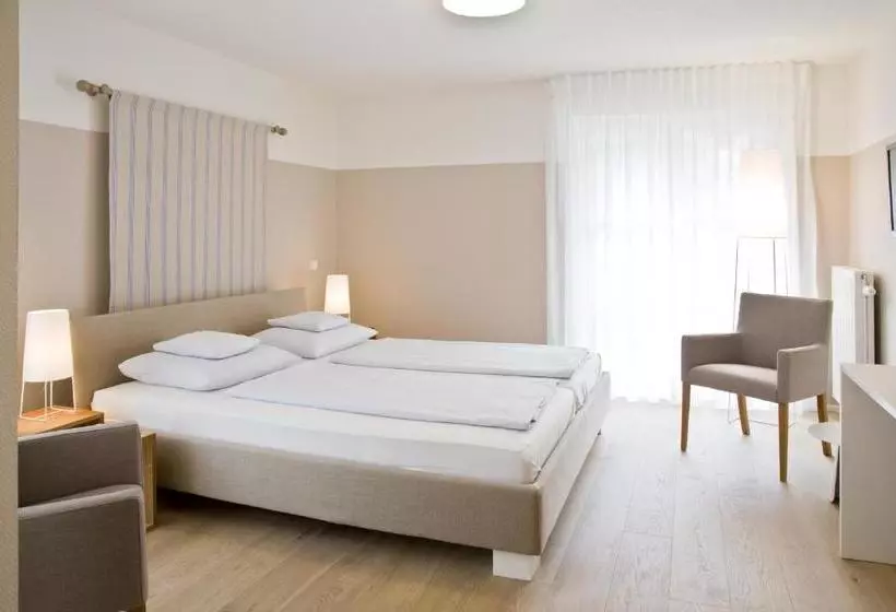 Pensão Gästehaus Am Wasserschloss & Restaurant Wasserschloss Inzlingen