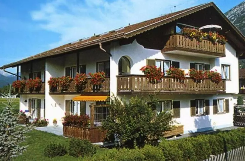 Apartments  Und Ferienhaus Anton