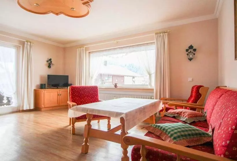 Apartments  Und Ferienhaus Anton