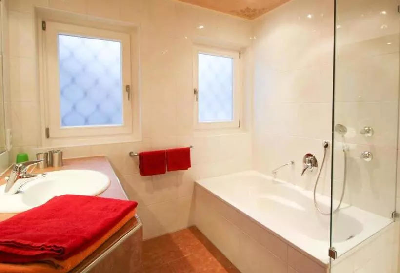 Apartments  Und Ferienhaus Anton