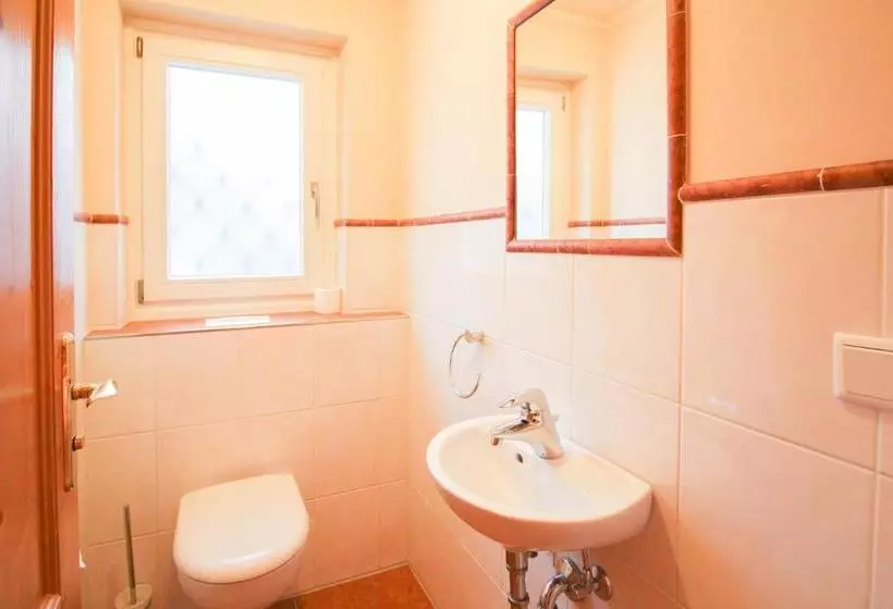 Apartments  Und Ferienhaus Anton