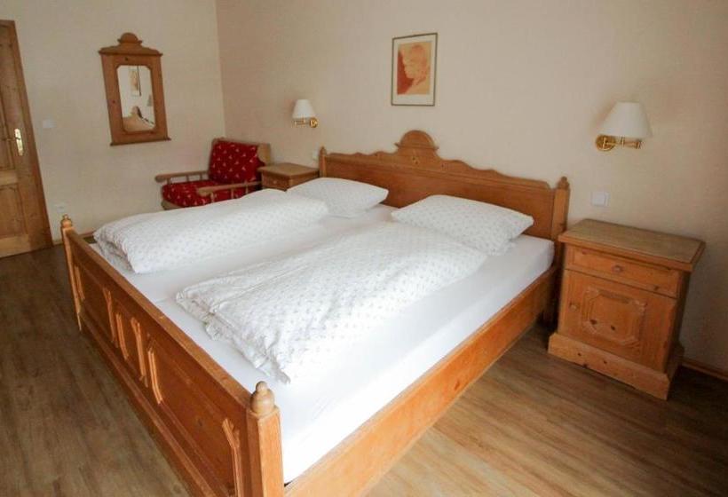 Apartments  Und Ferienhaus Anton