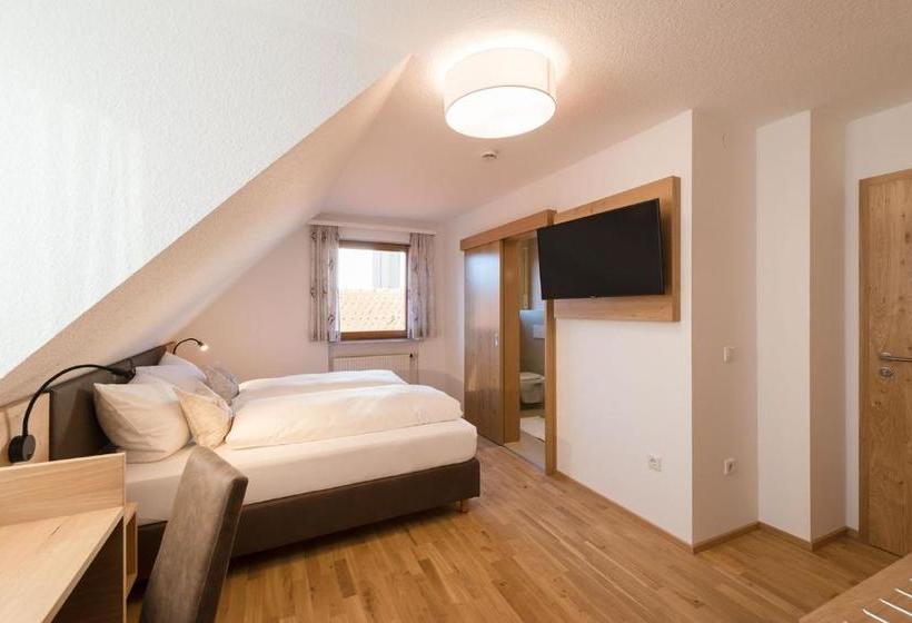 Gasthof Pension Brauner Hirsch In Alfeld   Mittelfranken