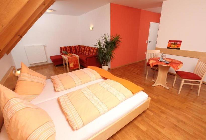 Gasthof Pension Brauner Hirsch In Alfeld   Mittelfranken