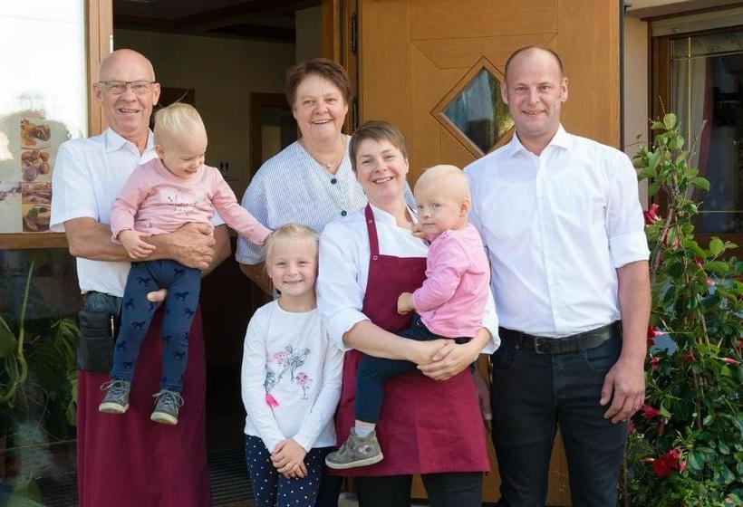 Gasthof Pension Brauner Hirsch In Alfeld   Mittelfranken