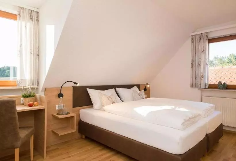 Gasthof Pension Brauner Hirsch In Alfeld Mittelfranken