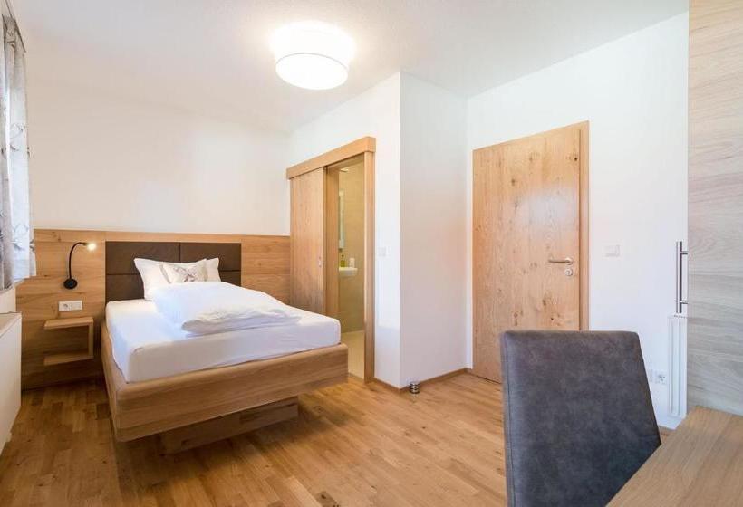 Gasthof Pension Brauner Hirsch In Alfeld   Mittelfranken