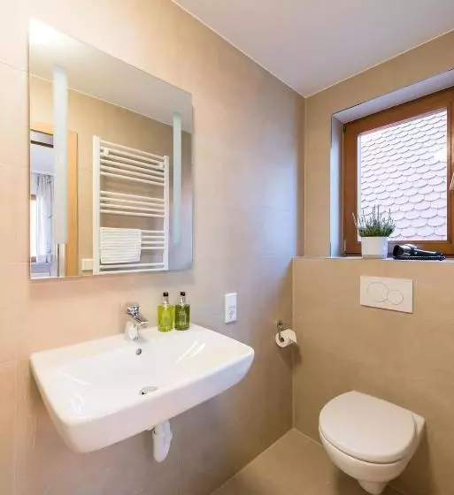 Gasthof Pension Brauner Hirsch In Alfeld Mittelfranken