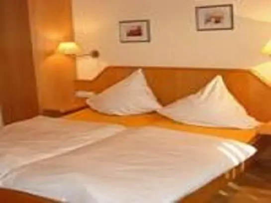 Отель Athena Palace