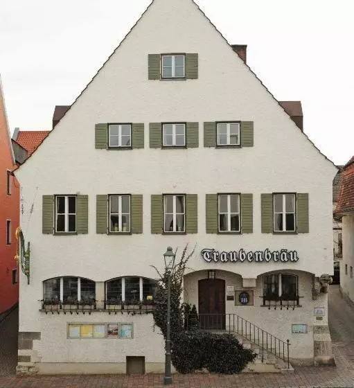 Отель Gasthof Traubenbrau