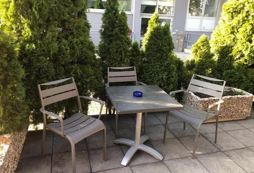 בית מלון כפרי Ibis Budget Augsburg Gersthofen