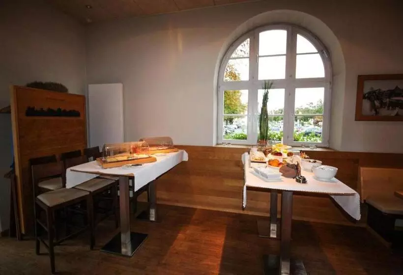 בית מלון כפרי Volkspark