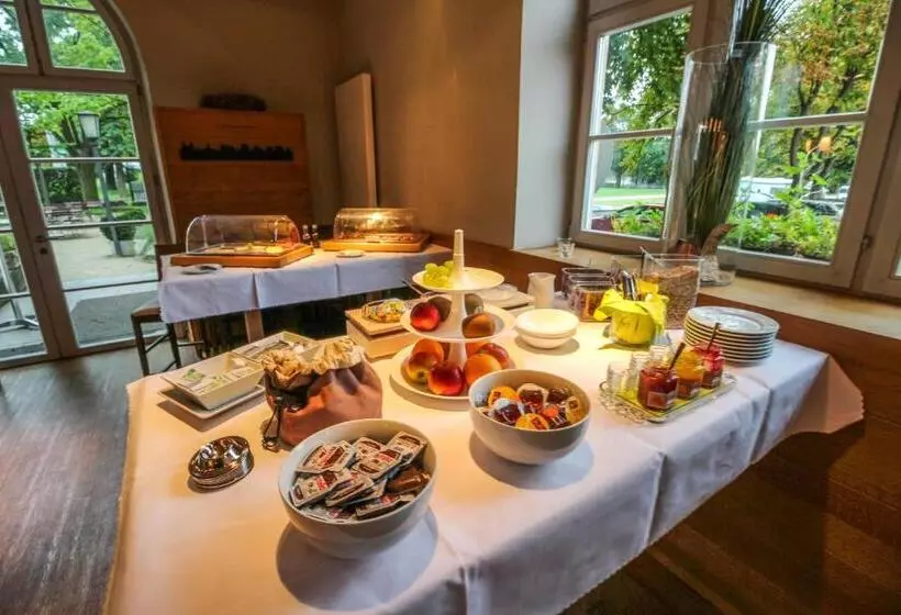 בית מלון כפרי Volkspark