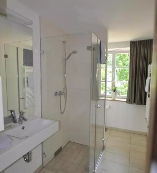 בית מלון כפרי Volkspark