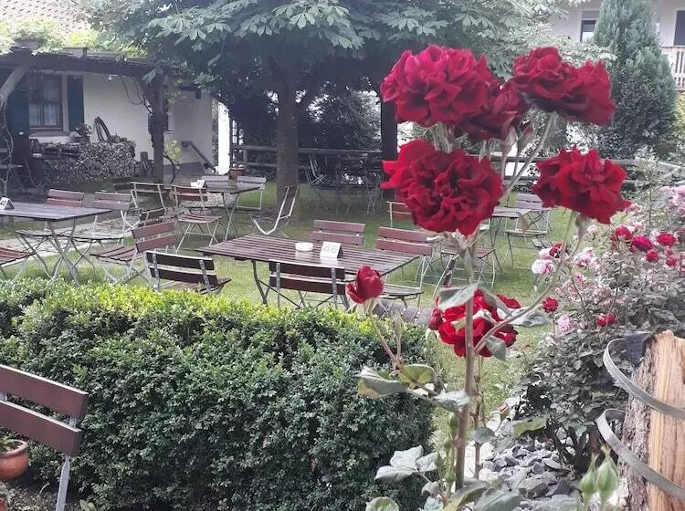 پانسیون Landgasthof Zum Kirchenwirt