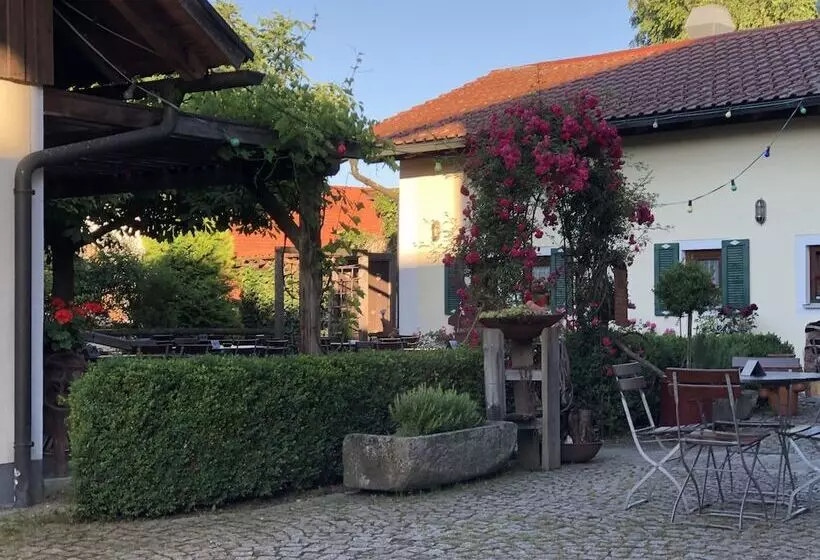 پانسیون Landgasthof Zum Kirchenwirt