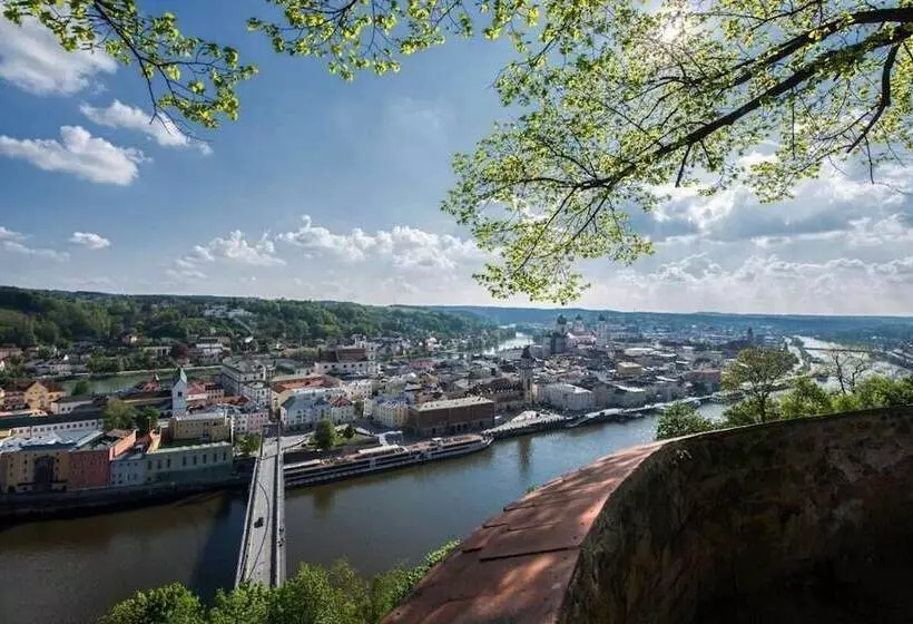 پانسیون Landgasthof Zum Kirchenwirt