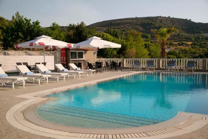 هتل Archontiko Kiverniti