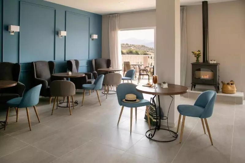 هتل Archontiko Kiverniti