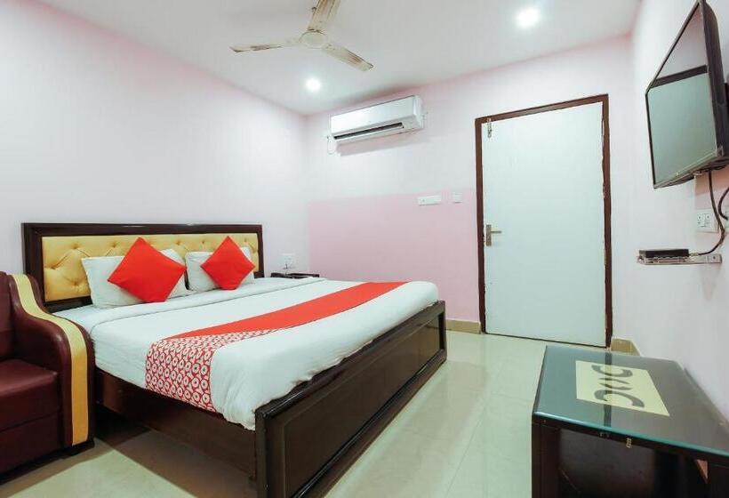 هتل Diamond Park By Oyo Rooms