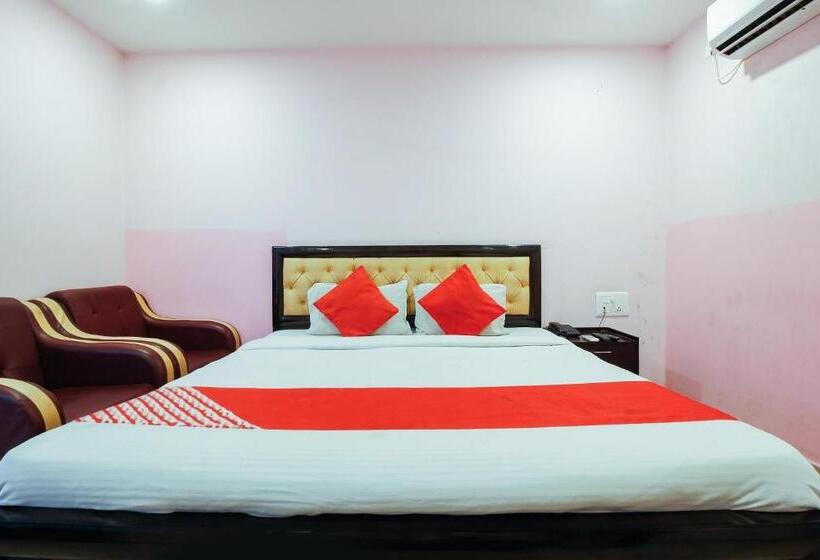 هتل Diamond Park By Oyo Rooms