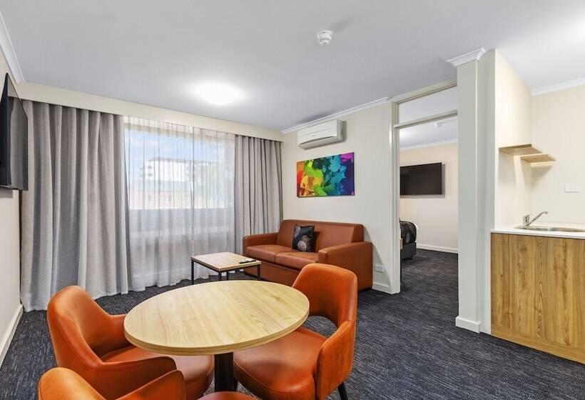 Отель Econo Lodge North Adelaide