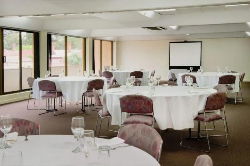 Отель Econo Lodge North Adelaide