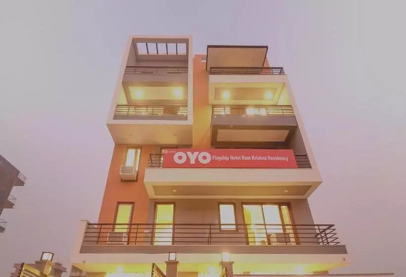 ホテル Collection O Comfort Residency Near Artemis Hospital