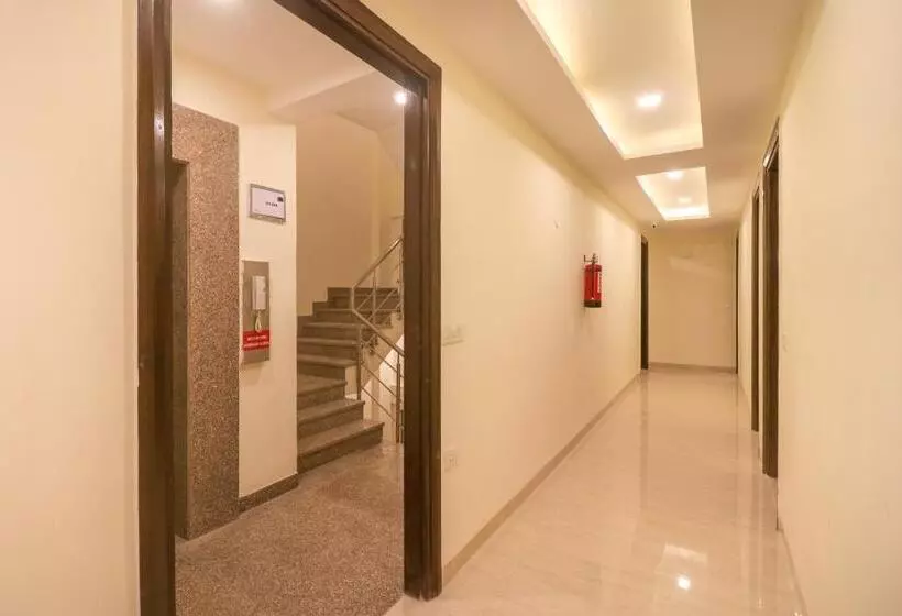 ホテル Collection O Comfort Residency Near Artemis Hospital