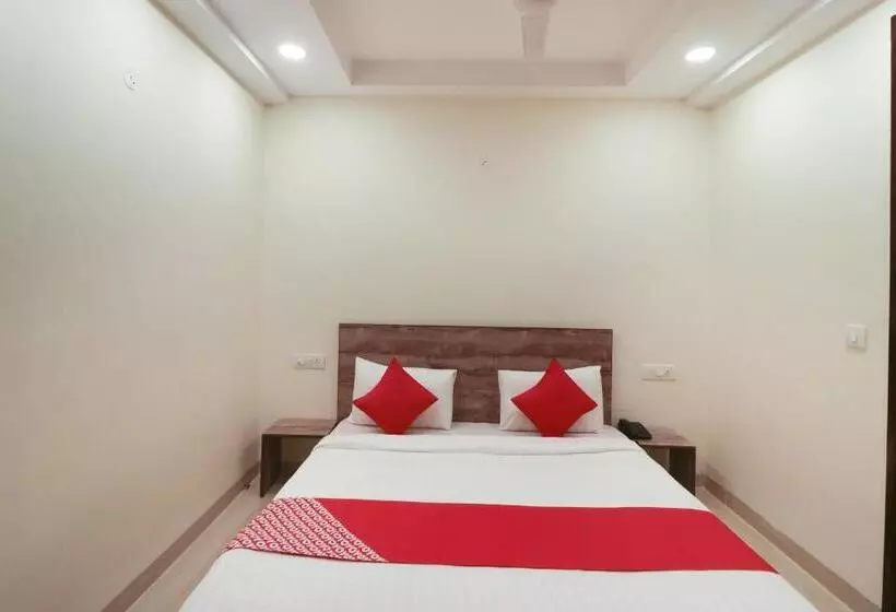 ホテル Collection O Comfort Residency Near Artemis Hospital
