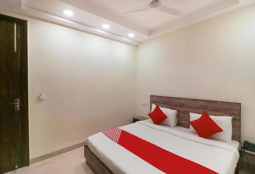 ホテル Collection O Comfort Residency Near Artemis Hospital