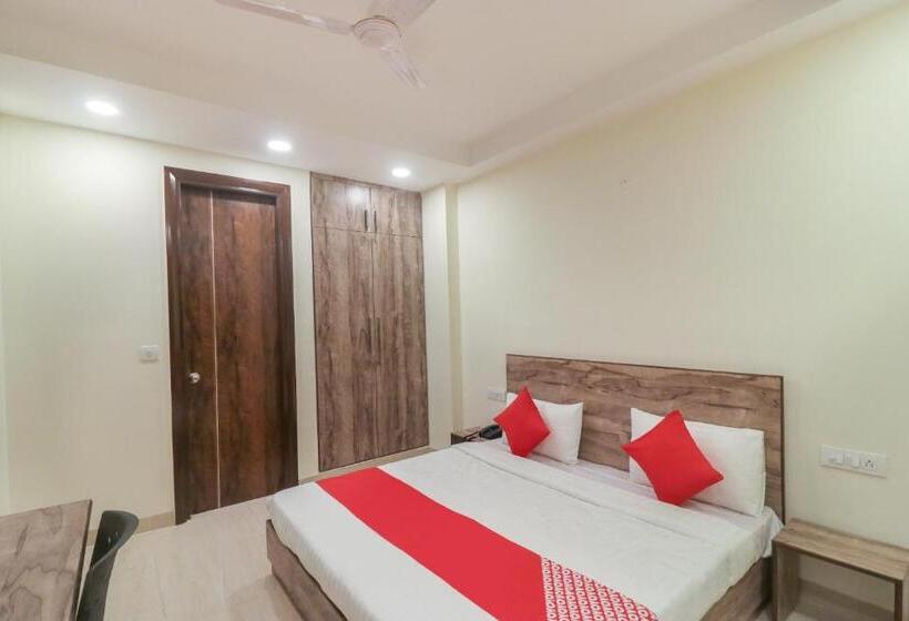 Hotel Collection O Comfort Residency Near Artemis Hospital