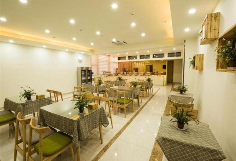 Отель Greentree Inn Jingjiang Xinjian Road Decheng Plaza