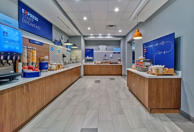 فندق Holiday Inn Express   Huntsville Space Center, An Ihg