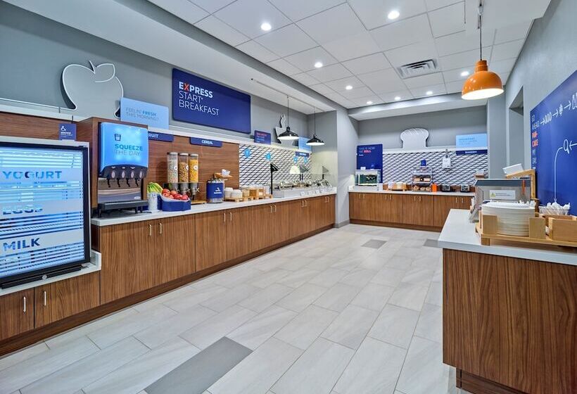 فندق Holiday Inn Express   Huntsville Space Center, An Ihg