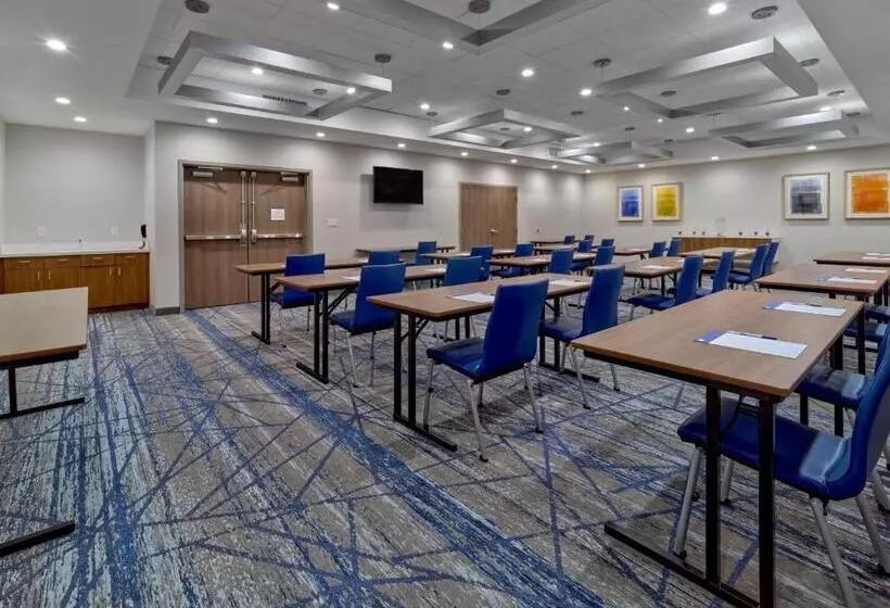 Hotelli Holiday Inn Express   Huntsville Space Center, An Ihg