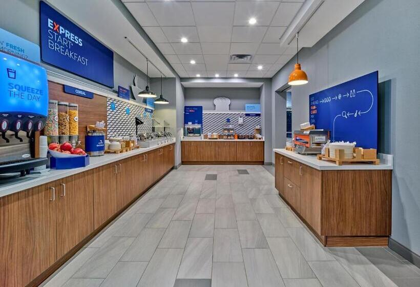 فندق Holiday Inn Express   Huntsville Space Center, An Ihg