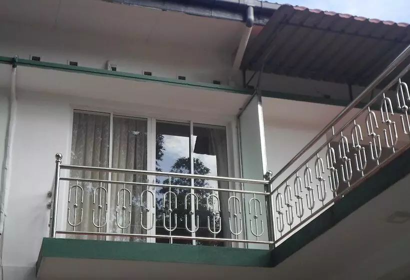 Hotelli Kandy Hills Resort