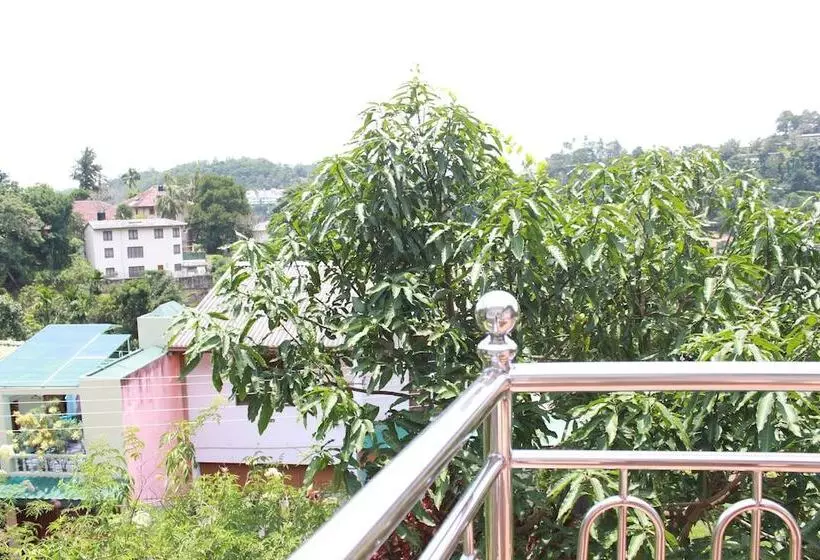 Hotelli Kandy Hills Resort