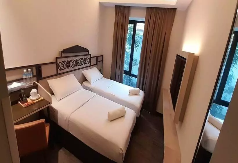 Lion Peak Hotel Hamilton