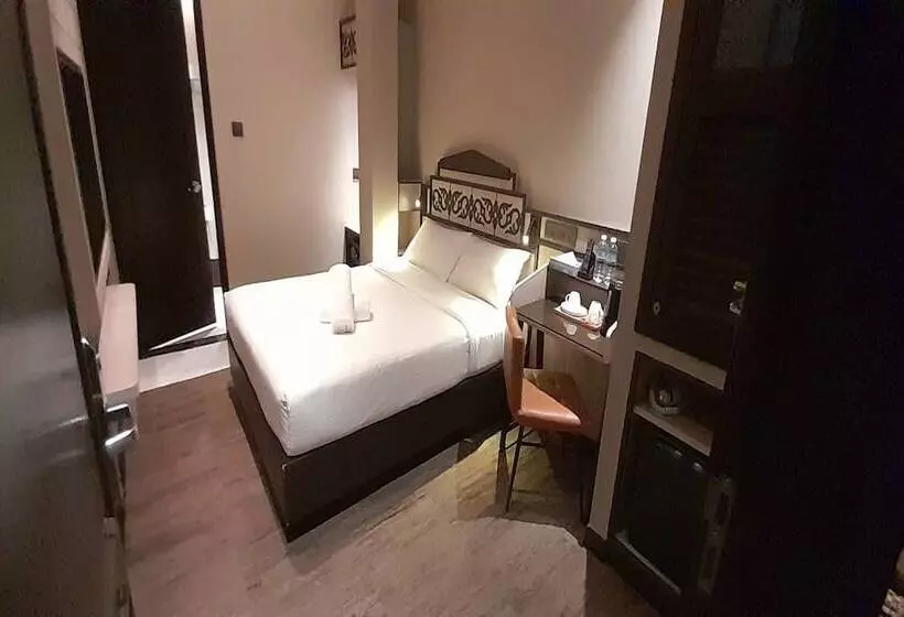 Lion Peak Hotel Hamilton