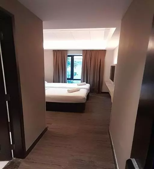 Lion Peak Hotel Hamilton