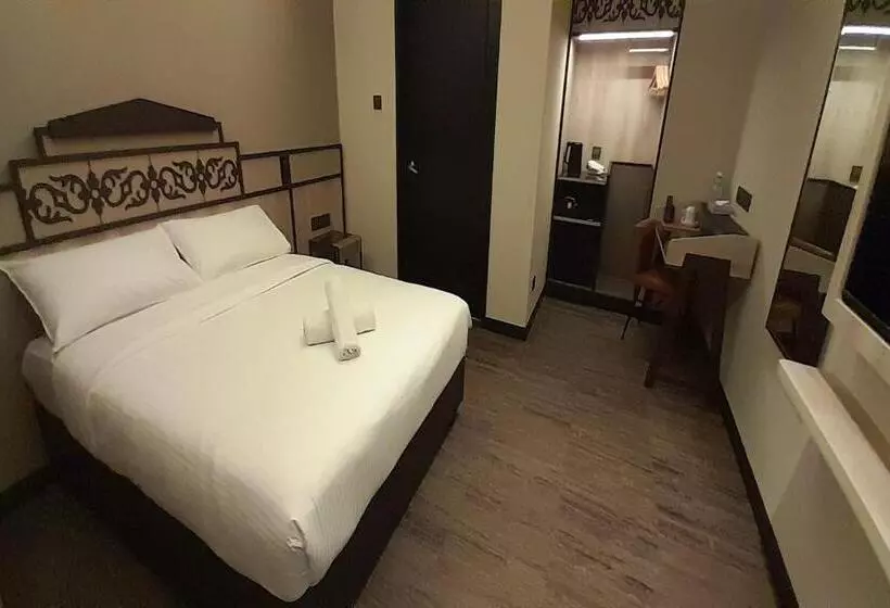 Lion Peak Hotel Hamilton