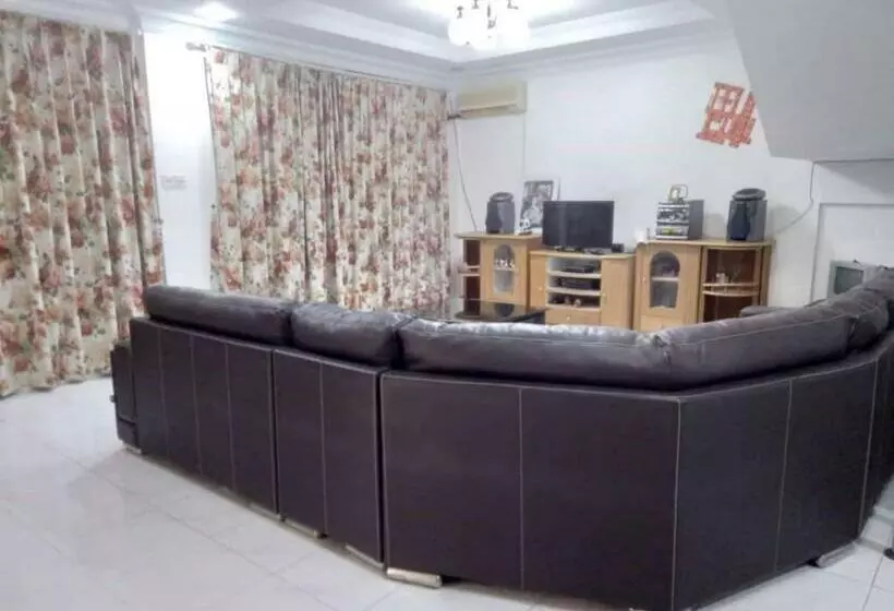 هتل Oyo 90310 E Homestay Permai Timur