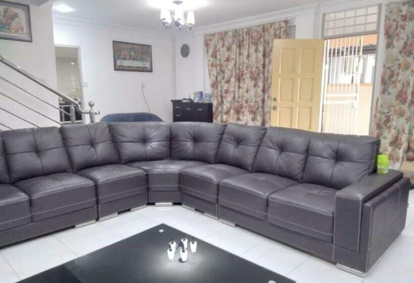 Hôtel Oyo 90310 E Homestay Permai Timur