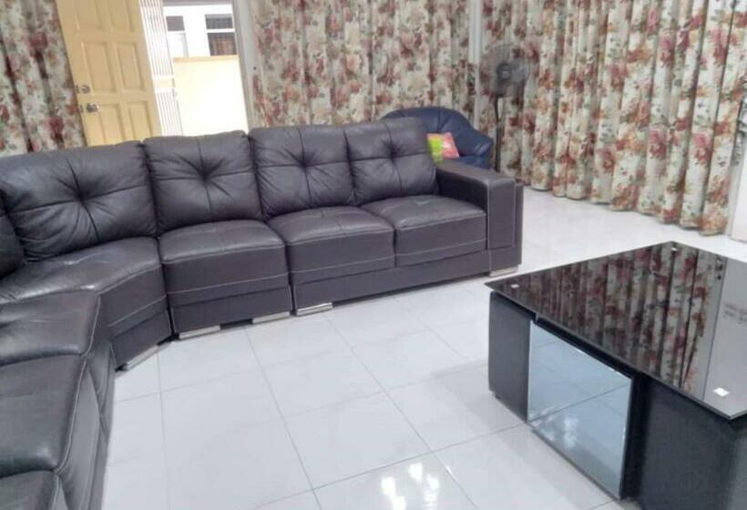 Hôtel Oyo 90310 E Homestay Permai Timur