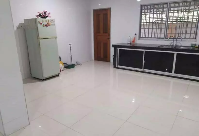 هتل Oyo 90310 E Homestay Permai Timur