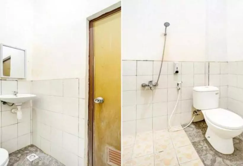 Hotelli Reddoorz Near Plaza Araya Malang