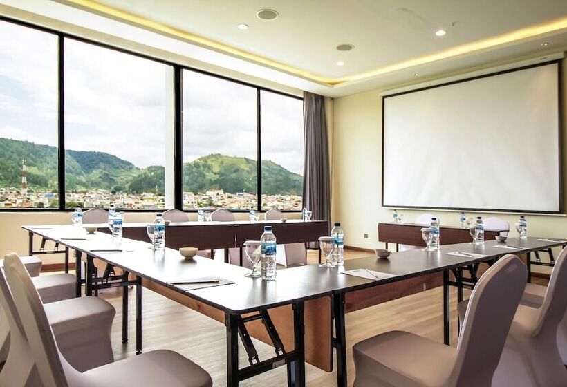 בית מלון כפרי Parkside Gayo Petro