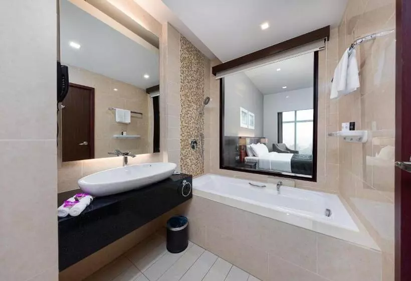 Raia Hotel & Convention Centre Kuching